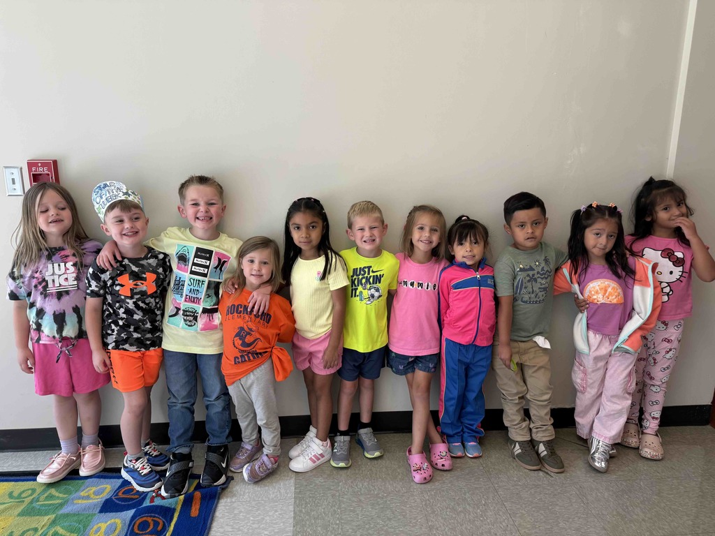 📅 Monday’s Theme: Rock those neon colors! ⚡️ Let’s shine bright with kindness and start the week with positivity and smiles!