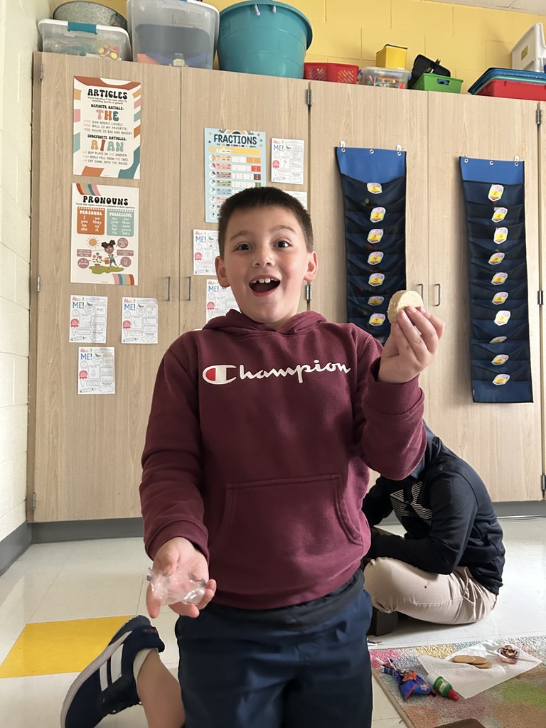 students trying new foods