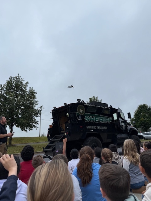 Today, the Surry County Sheriff’s Office visited Rockford Elementary’s third grade to help us learn more about community helpers.