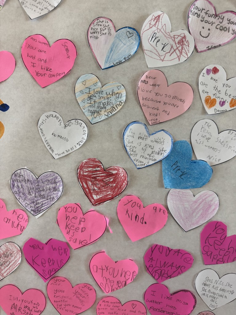 Week of Oct. 1: Reasons We LOVE Our Principals 💚 To celebrate Principal Appreciation Month, we will hang two banners in the lobby: Reasons we LOVE Mrs. Queen Reasons we LOVE Mrs. Waters Each student will receive two hearts to complete—one for Mrs. Waters and one for Mrs. Queen. These heartfelt notes will be displayed on the banners to show just how much we appreciate our principals! 🌟🐊