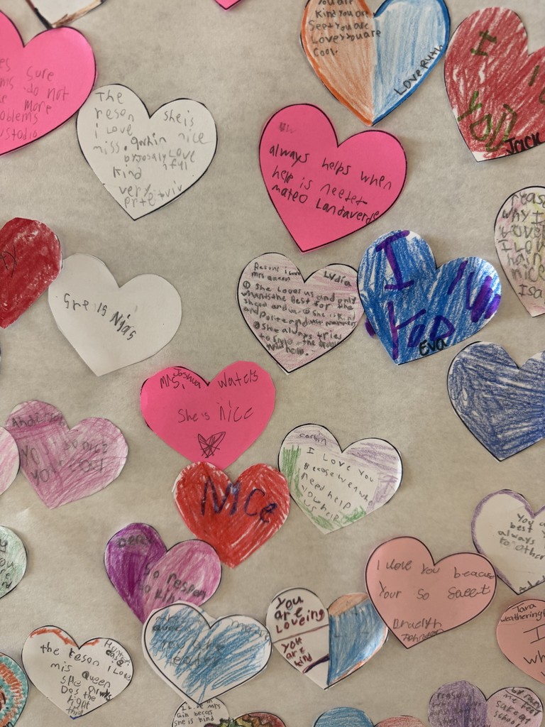 Week of Oct. 1: Reasons We LOVE Our Principals 💚 To celebrate Principal Appreciation Month, we will hang two banners in the lobby: Reasons we LOVE Mrs. Queen Reasons we LOVE Mrs. Waters Each student will receive two hearts to complete—one for Mrs. Waters and one for Mrs. Queen. These heartfelt notes will be displayed on the banners to show just how much we appreciate our principals! 🌟🐊