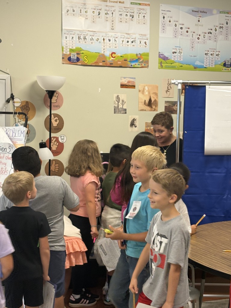 Mrs. Simmons' class became detectives this week as they worked hard to draw conclusions and solve the mystery of who kidnapped the principal!
