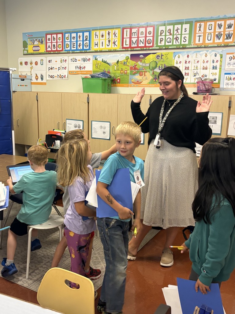 Mrs. Simmons' class became detectives this week as they worked hard to draw conclusions and solve the mystery of who kidnapped the principal!