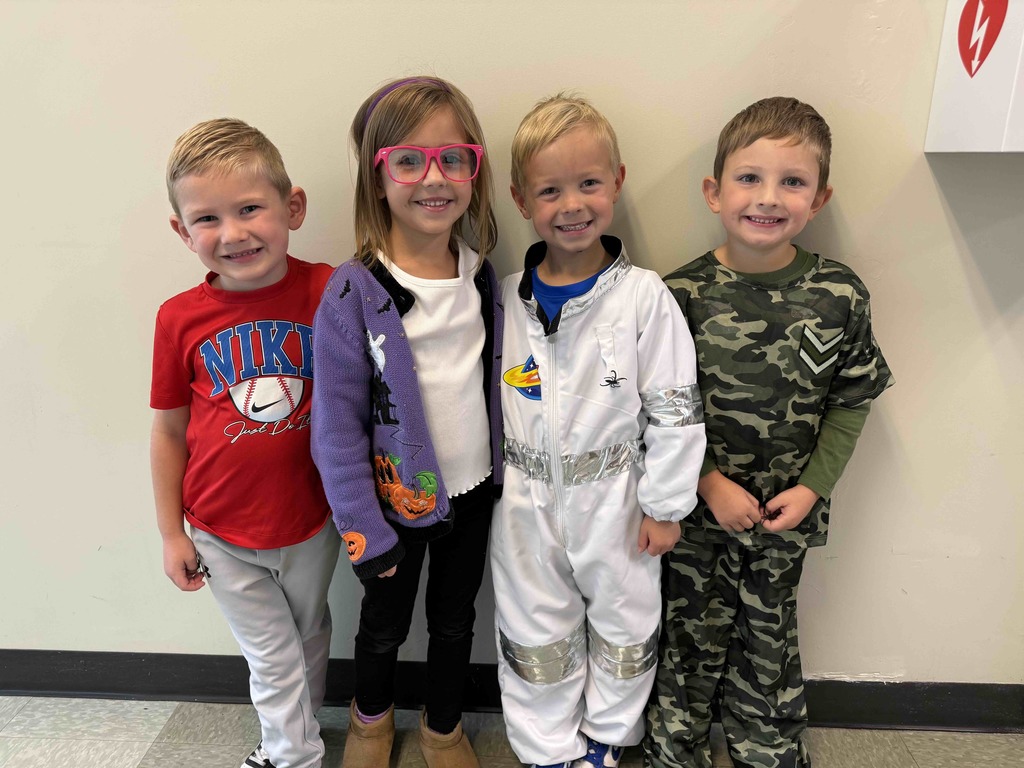 Students dressed up as their dream jobs on Tuesday for Red Ribbon Week! 