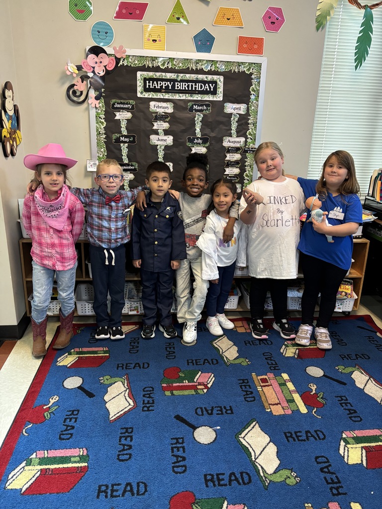 Students dressed up as their dream jobs on Tuesday for Red Ribbon Week! 