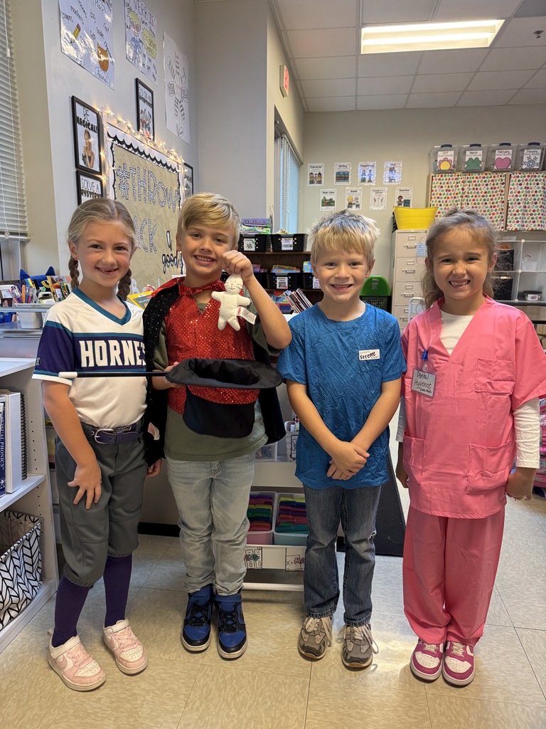 Students dressed up as their dream jobs on Tuesday for Red Ribbon Week! 