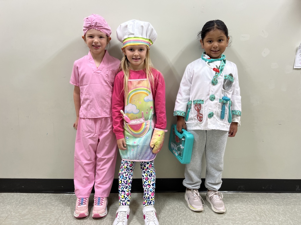 Students dressed up as their dream jobs on Tuesday for Red Ribbon Week! 