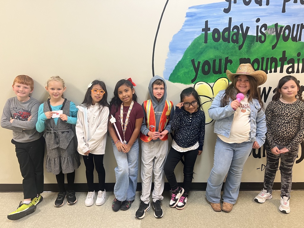 Students dressed up as their dream jobs on Tuesday for Red Ribbon Week! 