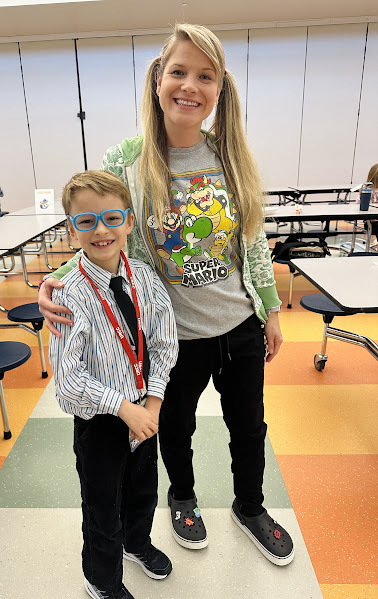 Students Dress like a teacher-Teachers dress as students