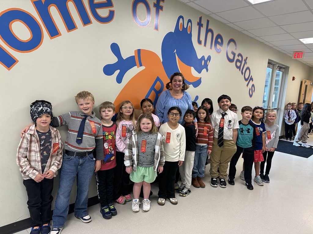 Students Dress like a teacher-Teachers dress as students