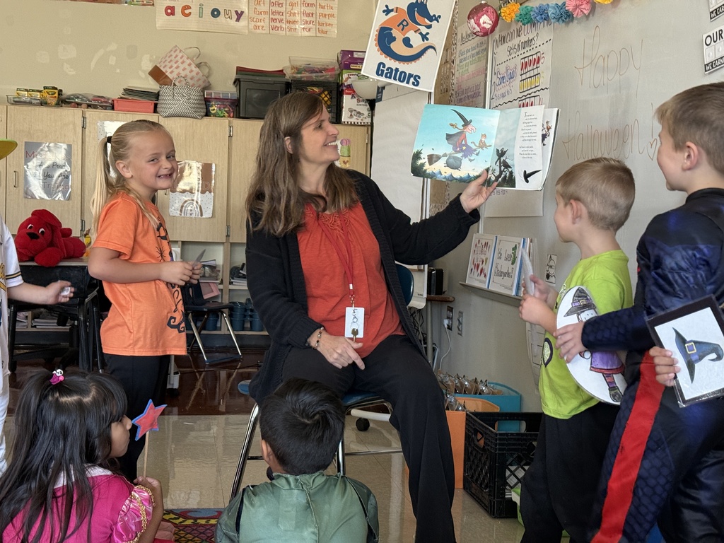 On Friday, our Kindergarten students had a surprise guest reader, Dr. Kathy Mauzy. 