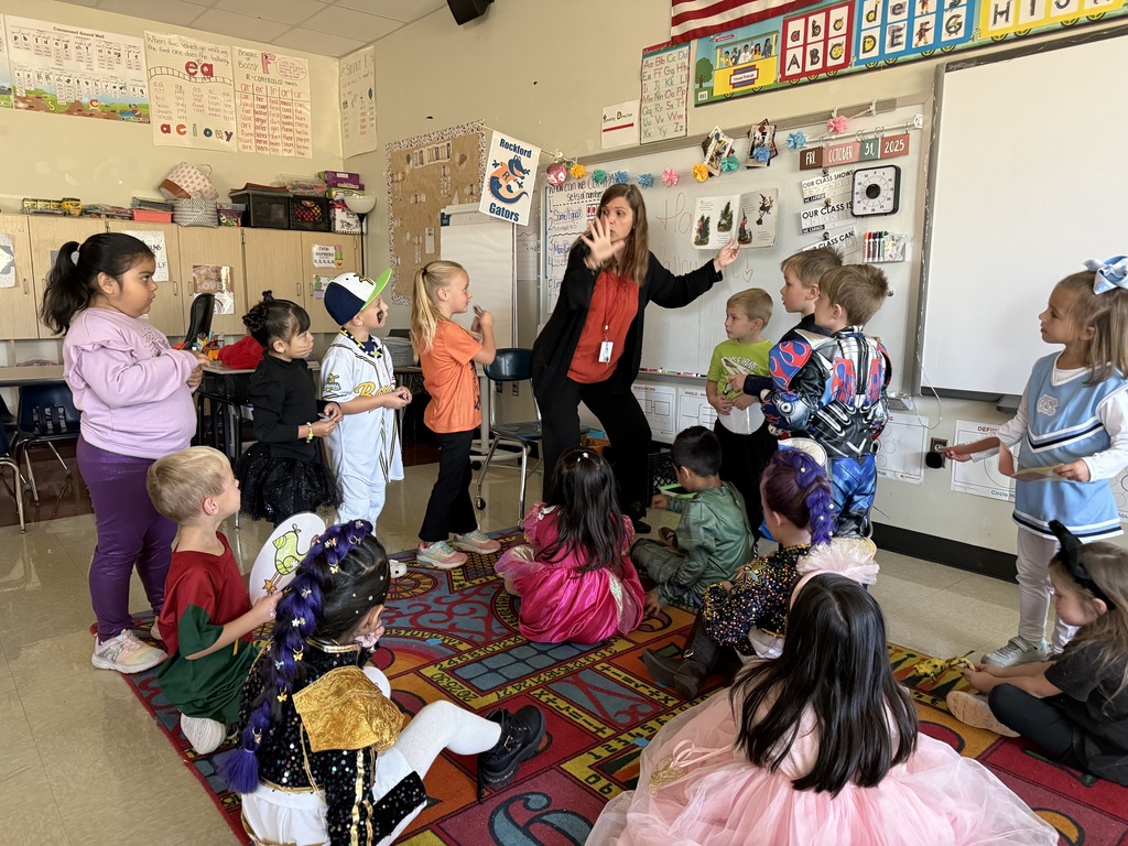 On Friday, our Kindergarten students had a surprise guest reader, Dr. Kathy Mauzy. 