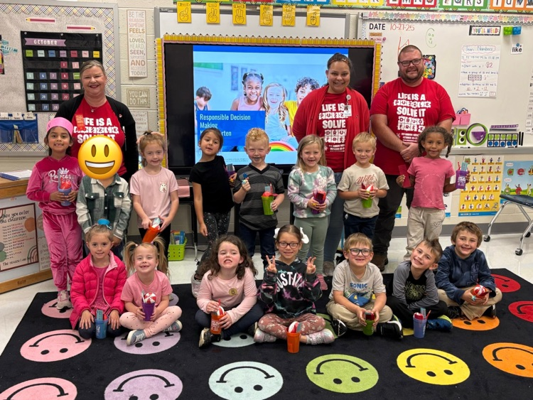 kinder with presenters 