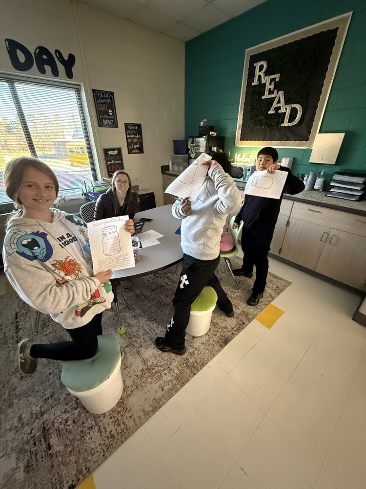 students writing gratitude notes
