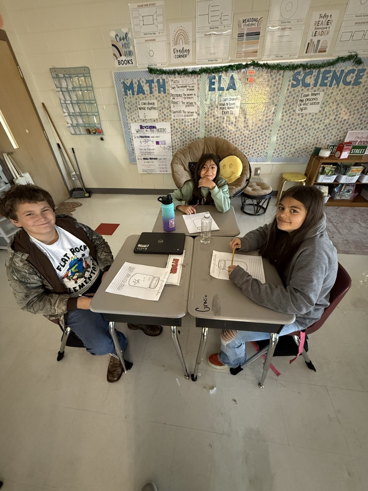 students writing gratitude notes
