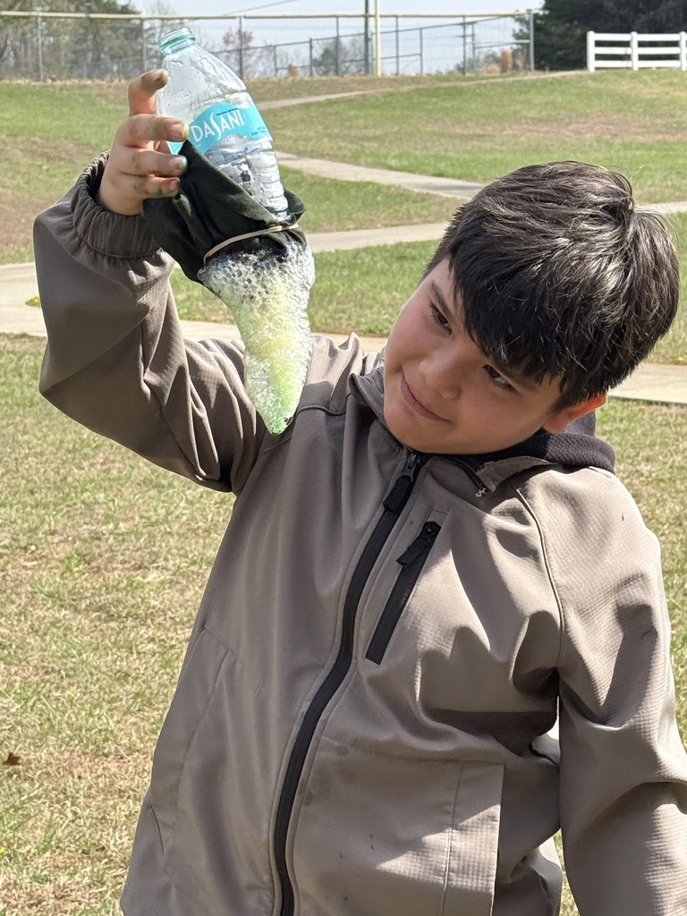 This month the science club learned about rainbows!  They talked about how and when they are formed and discovered some interesting facts!  They then went outside and made their own rainbows!  So much fun!