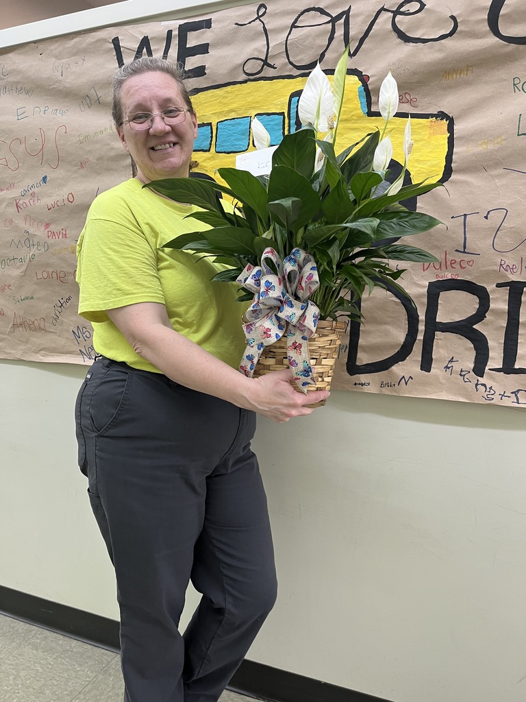 Congratulations, Ms. Leigh Wall, as Rockford's Bus Driver of the Year for 2025-2026!  Ms. Leigh drives bus 53 and is committed to building relationships with her Gators and ensuring their safety each day. We are happy to recognize Ms. Leigh for her service and dedication. 