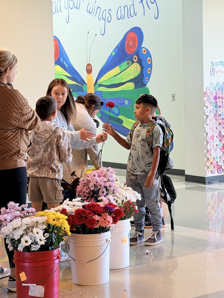 Thank you to the Rockford PTO for providing a flower bar for students to pick flower stems and create beautiful bouquets for their teachers. We also want to thank Mrs. Queen and Mrs. Waters for providing dessert from Lorene’s for everyone to enjoy!