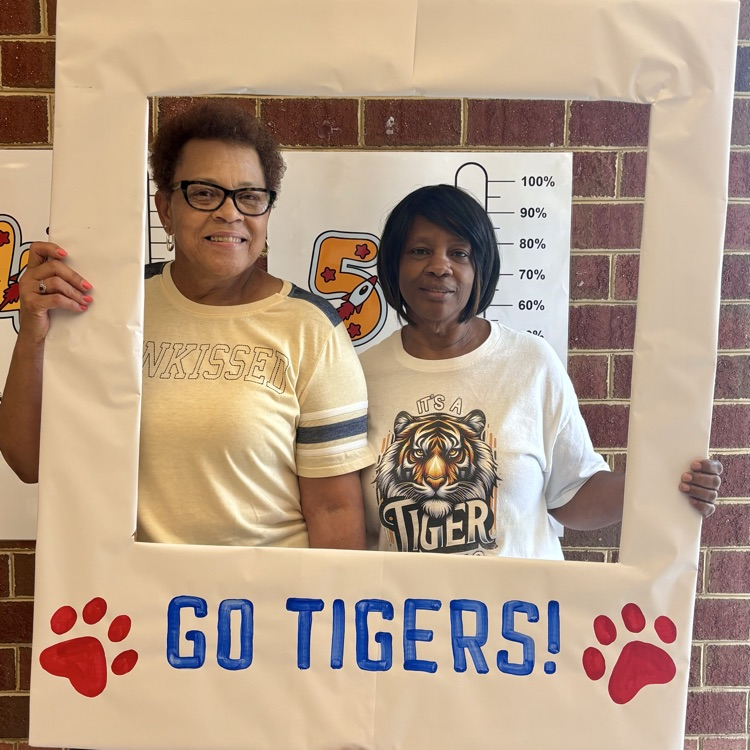 Today we welcomed back our staff at SCPS! They are rejuvenated and excited about the start of another successful school year! Check out some of our staff members at SCES! #WeLeadWeTeachWeLove #MoonandBeyond #OneSussexTeam