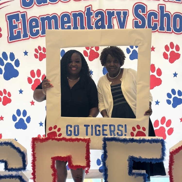 Today we welcomed back our staff at SCPS! They are rejuvenated and excited about the start of another successful school year! Check out some of our staff members at SCES! #WeLeadWeTeachWeLove #MoonandBeyond #OneSussexTeam