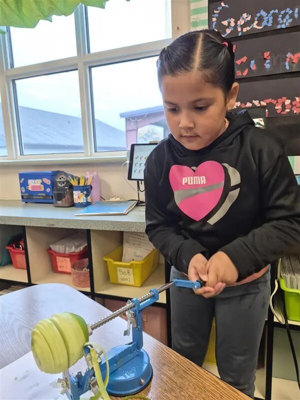 Apple Peeling 3