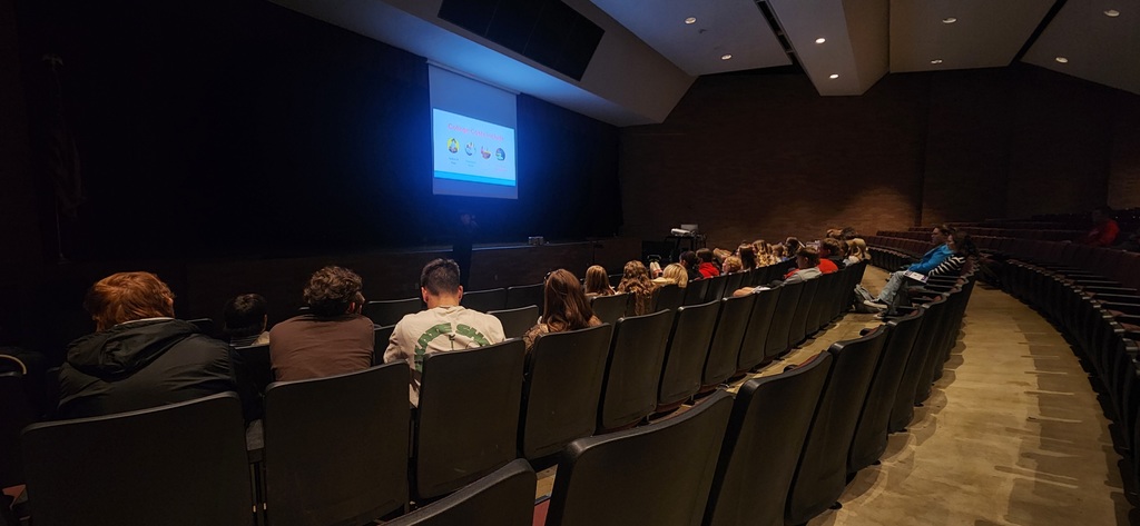 Students listening to the financial aid presentation.