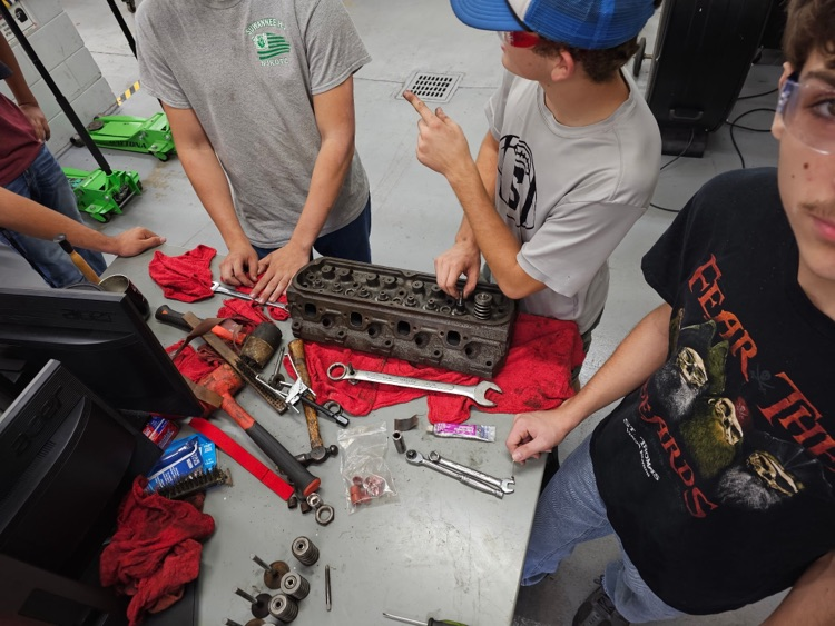 master automotive students learning