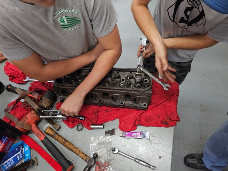 master automotive students learning