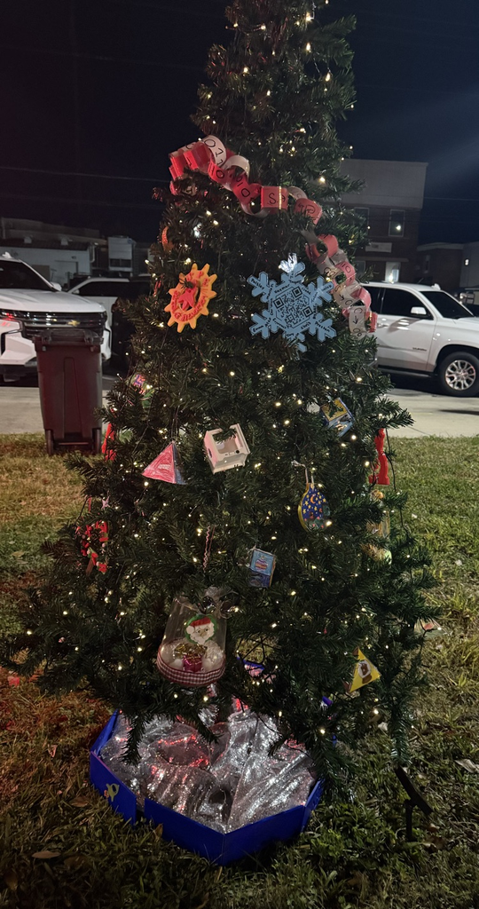 Pineview’s Tree at Christmas on the Square