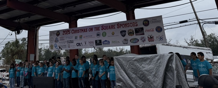 Suwannee Pineview Chorus – The Echoes performing at Christmas on the Square