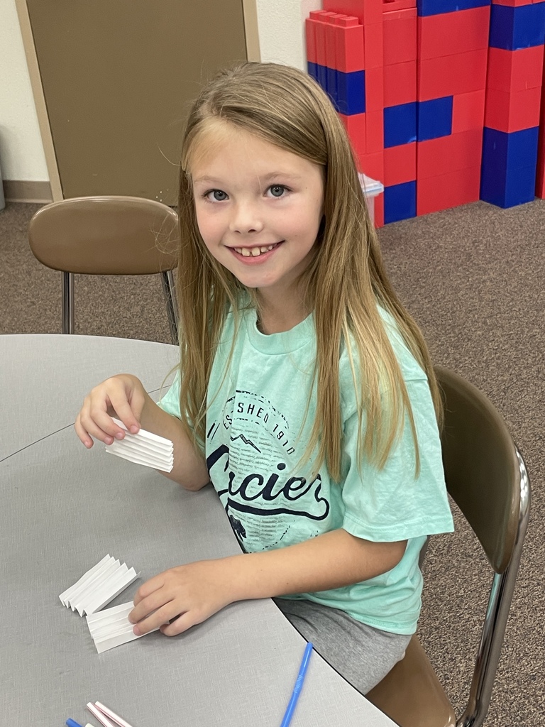 Students build Lunar Landers