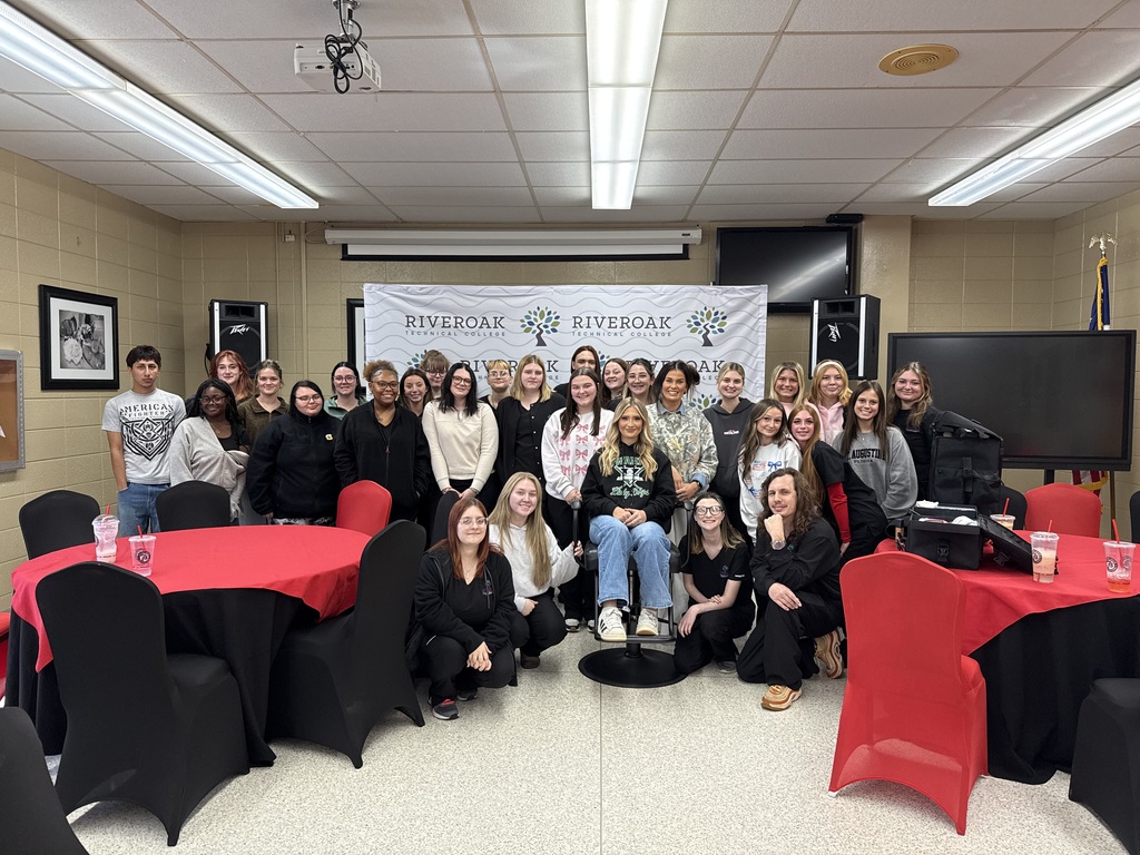 Group photo of students with Savannah del Rae