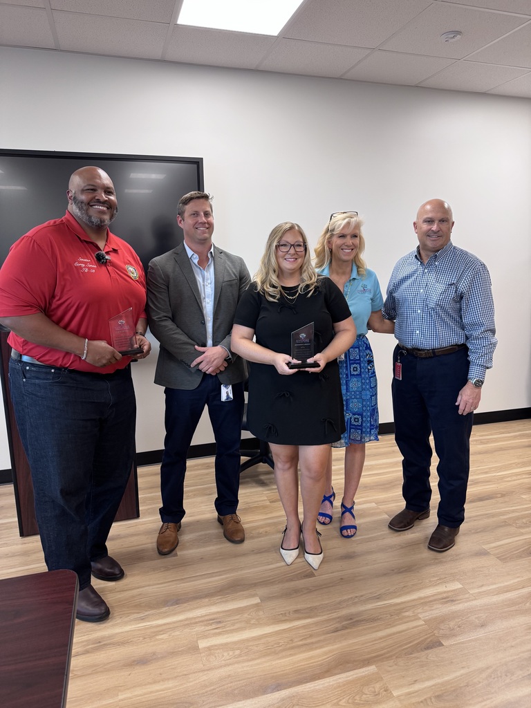 Senator Simon, Director Tomlinson, Julie Ulmer, Superintendent Gray and Anna King from Representative Shoaf's office posing for a photo 