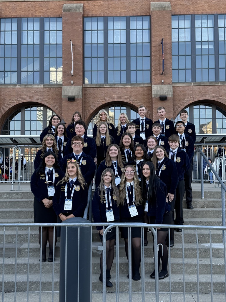 Members of Branford High, Branford Middle and Suwannee Senior chapters posing for a phot in front of national convention