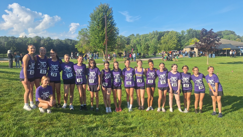 The SVMS ladies are all smiles before setting an AMAZING 7 new PRs!