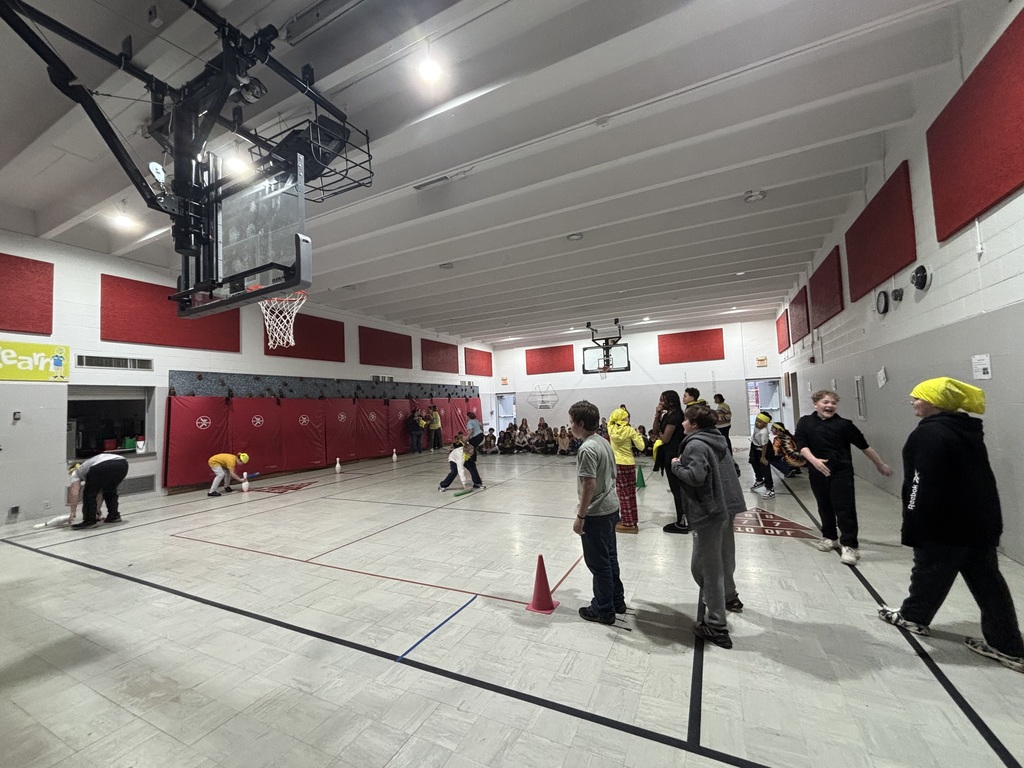 Mrs. Butts class playing in the relay