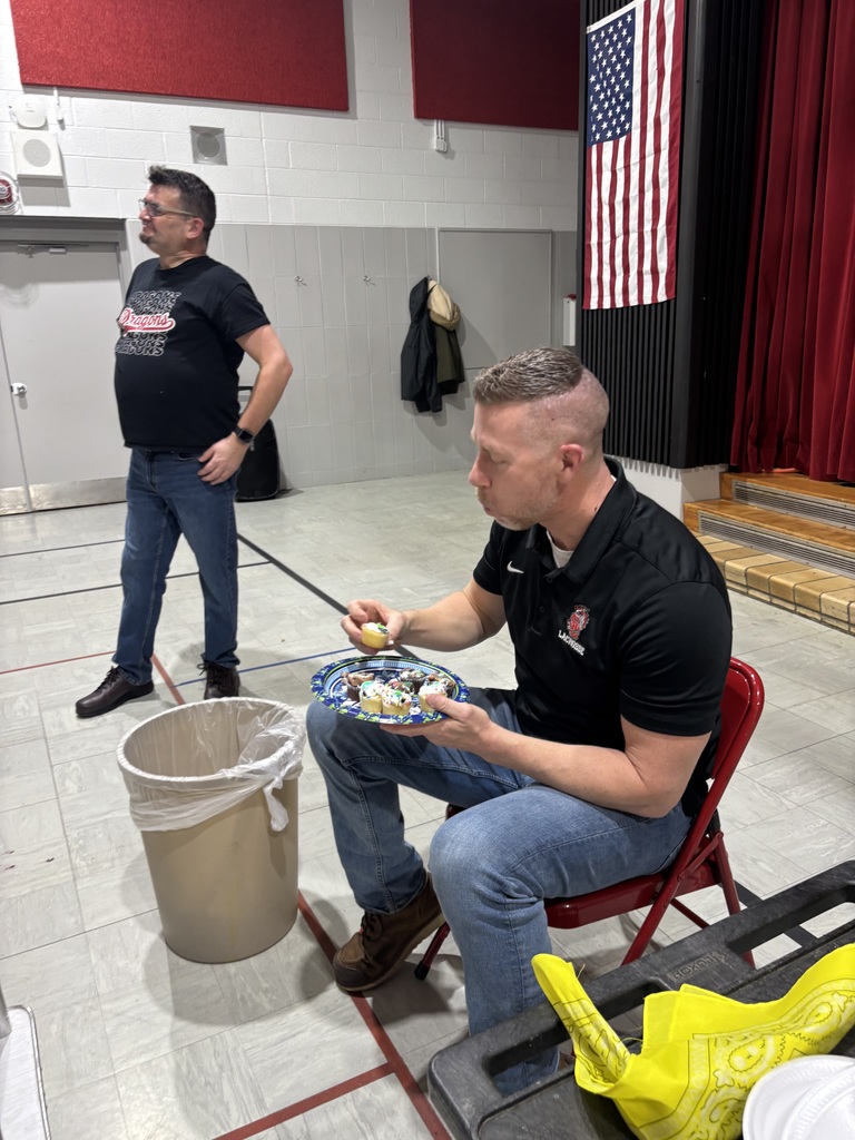The third course for Mr. West was a plate of mini cupcakes!