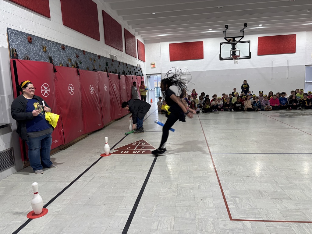 Mrs. Butts class playing in the relay