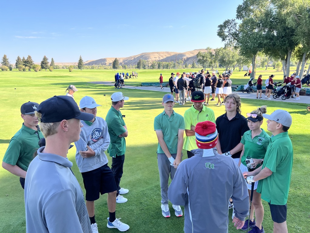 GRHS Golf Team gathers before the start of The Green River Invite