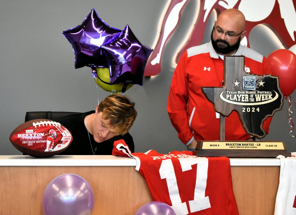 Braxton Bartee signing with Hardin Simmons University