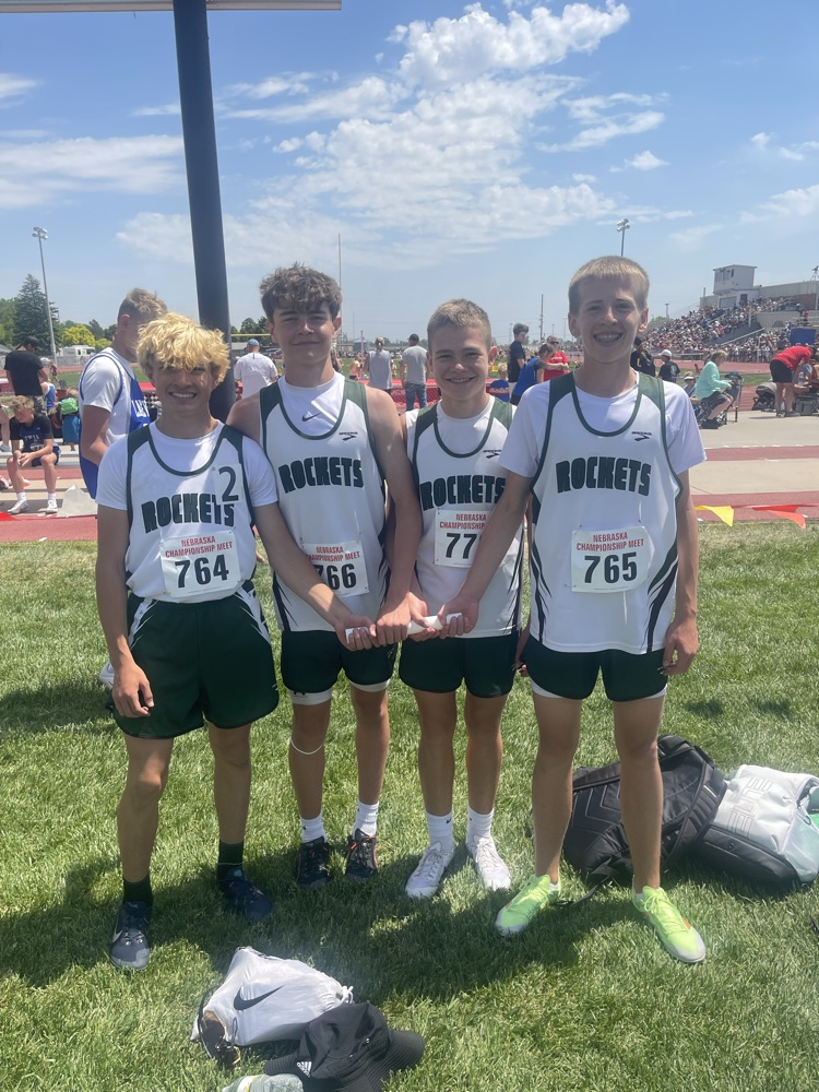 4x800 Relay Champions 