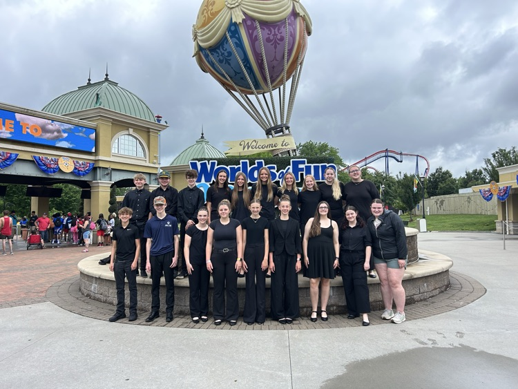 Syracuse High School Choir in front of Worlds of Fun