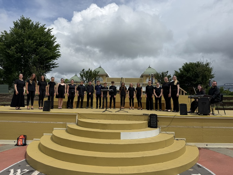 Syracuse HS choir performing