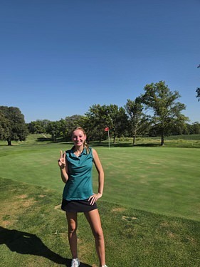 Student places second at the golf Tri.
