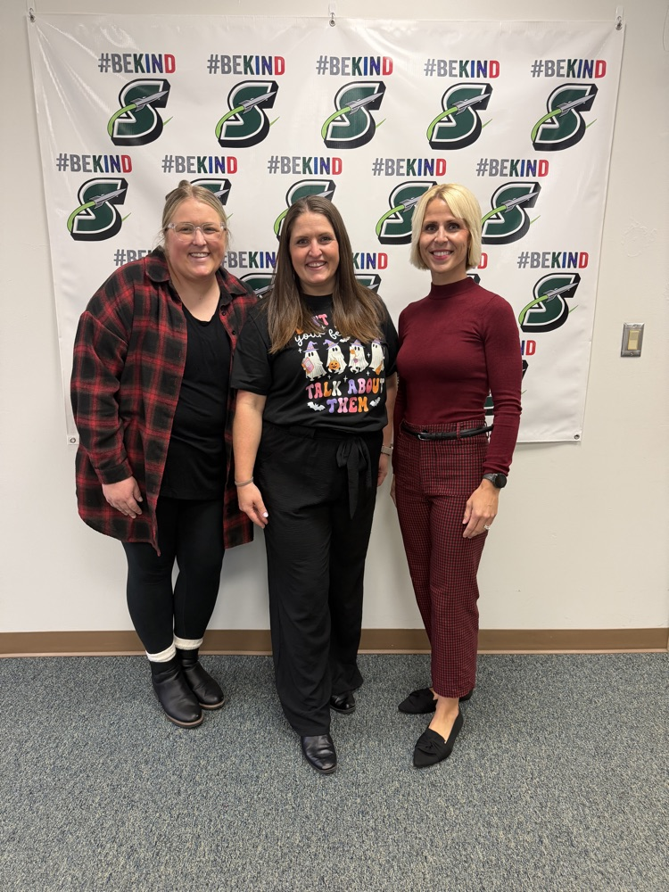 Mrs. Pellatz and Mrs. Gilkey with author 