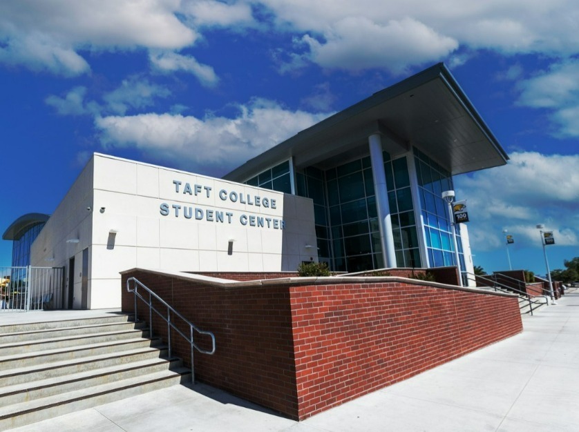 Outside shot of the Taft College Student Center
