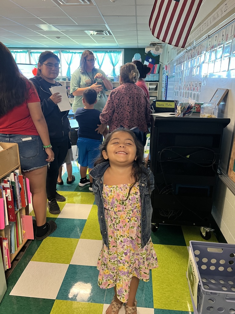 Petty Pup is all smiles at Meet the Teacher