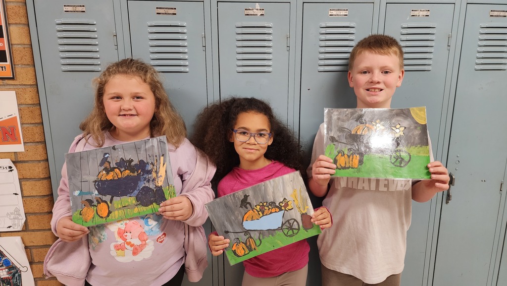 Students show paintings 