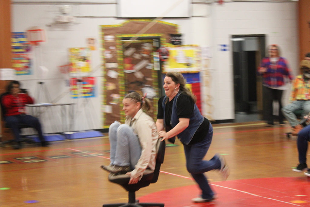 We are thrilled to announce that East Tate Elementary School has earned a B Rating for the 2024-2025 school year! Today, the school community celebrated this significant achievement with an Academic Pep Rally, recognizing both students and teachers for their commitment to excellence. Thank you to everyone for your dedication. #TogetherAchieivingTeamExcellence