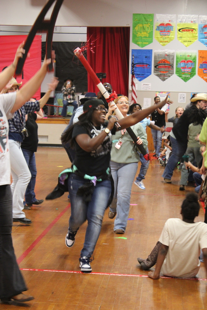 We are thrilled to announce that East Tate Elementary School has earned a B Rating for the 2024-2025 school year! Today, the school community celebrated this significant achievement with an Academic Pep Rally, recognizing both students and teachers for their commitment to excellence. Thank you to everyone for your dedication. #TogetherAchieivingTeamExcellence